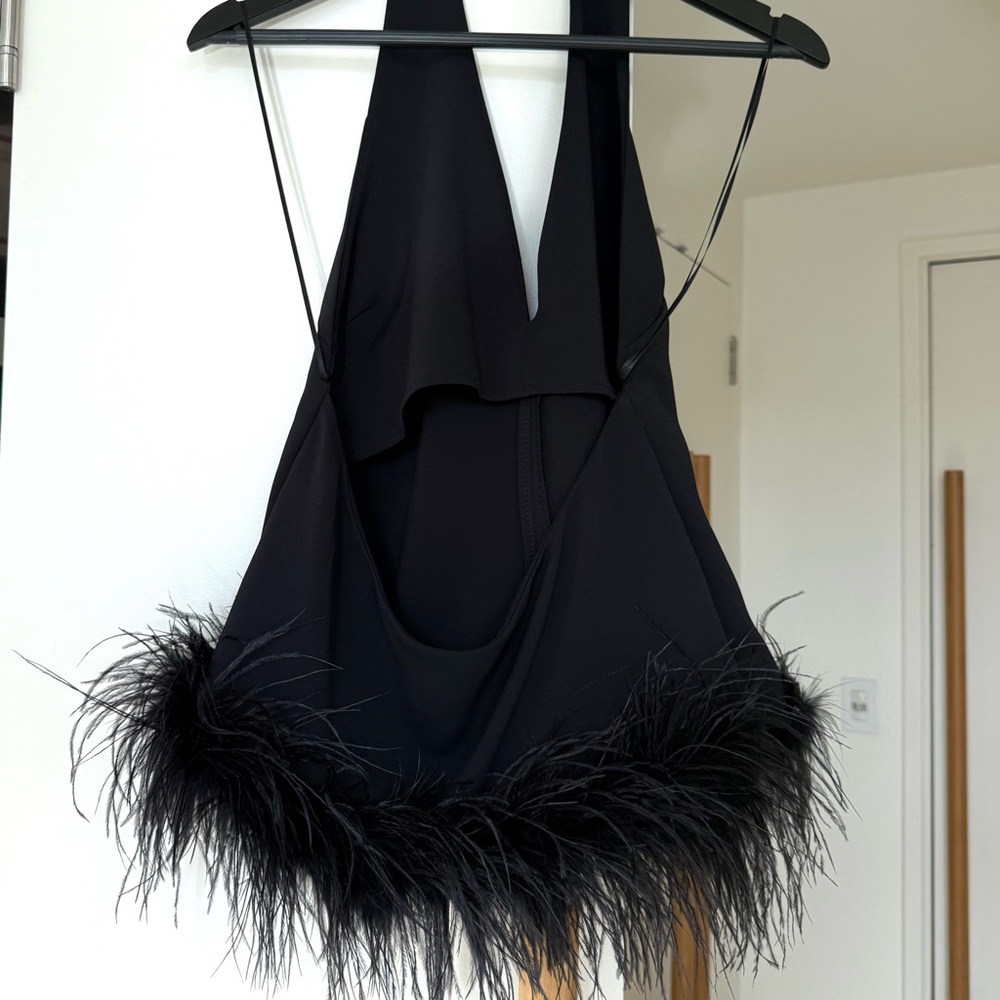 Italian Brand Eleh. Elegant Black Halter Top with Feather Detail. M Size. New! - Picture 10 of 10